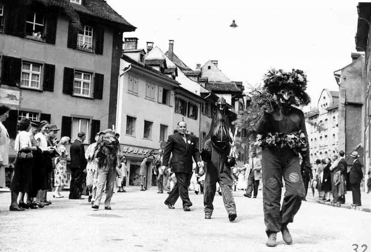 Die Drei Ehrenzeichen, 1950